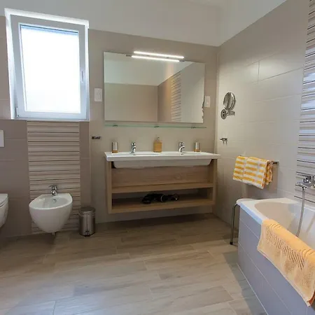 Villa Yvonne *
