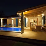 Yvonne * Milohnici
