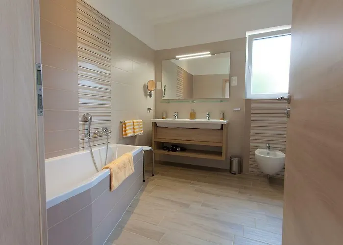 וילה Yvonne Milohnici